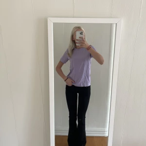 T-Shirt - T-shirt i nyskick!💜