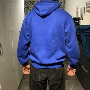 Kenzo hoodie - Snygg kenzo hoodie i fint skick och använd ett fåtal gånger Passar som L