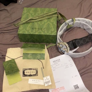 Gucci bälte - Gucci bälte har haft den i 2 veckor men måste tyvärr sälja den för en privat anledning   Kvitto finns   Kan fraktas 📦🚚🇸🇪  Kan hämtas i Nyköping