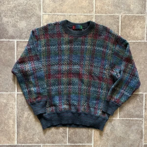 Vintage mohair tröja - Vintage stickad tröja i mohair. Perfekt till hösten! Passar M. Alltid bättre pris vid köp av fler varor