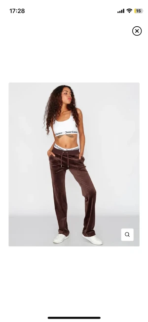 Bruna juicybyxor  - Knappt använda, var medveten om att ena metallgrejen har trillat av på snöret. Måste varit dåligt limmat vid köp då dem är iprnicip oanvända. Köpta för 1200. Skriv i dem för fler bilder Köparen står för frakt