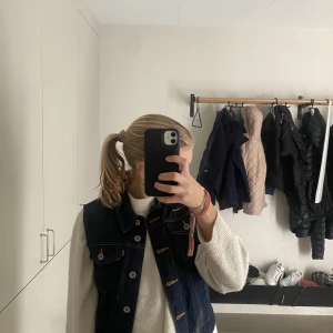 Cool jeans Väst!! - Jeans väst!! Så cool och unik!! 🤗💖Kontakat för mer info!!💞