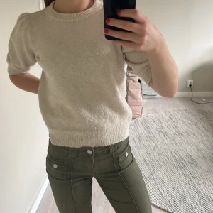 Stickad topp - Stickad topp från Veromoda i användt skick men fortfarande superfin