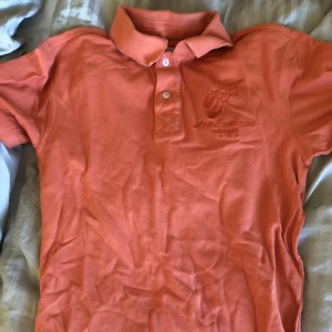 Peak Performance Piké (S) - Aldrig använd piké från gammal kollektion. (Ursäkta skrynklig på bilden)