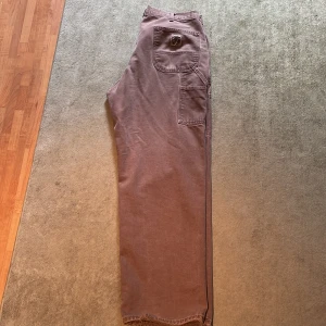 Carhartt - carpenters  - Sjukt snygga vintage bruna och baggy carpenters. Perfekta inför sommaren!