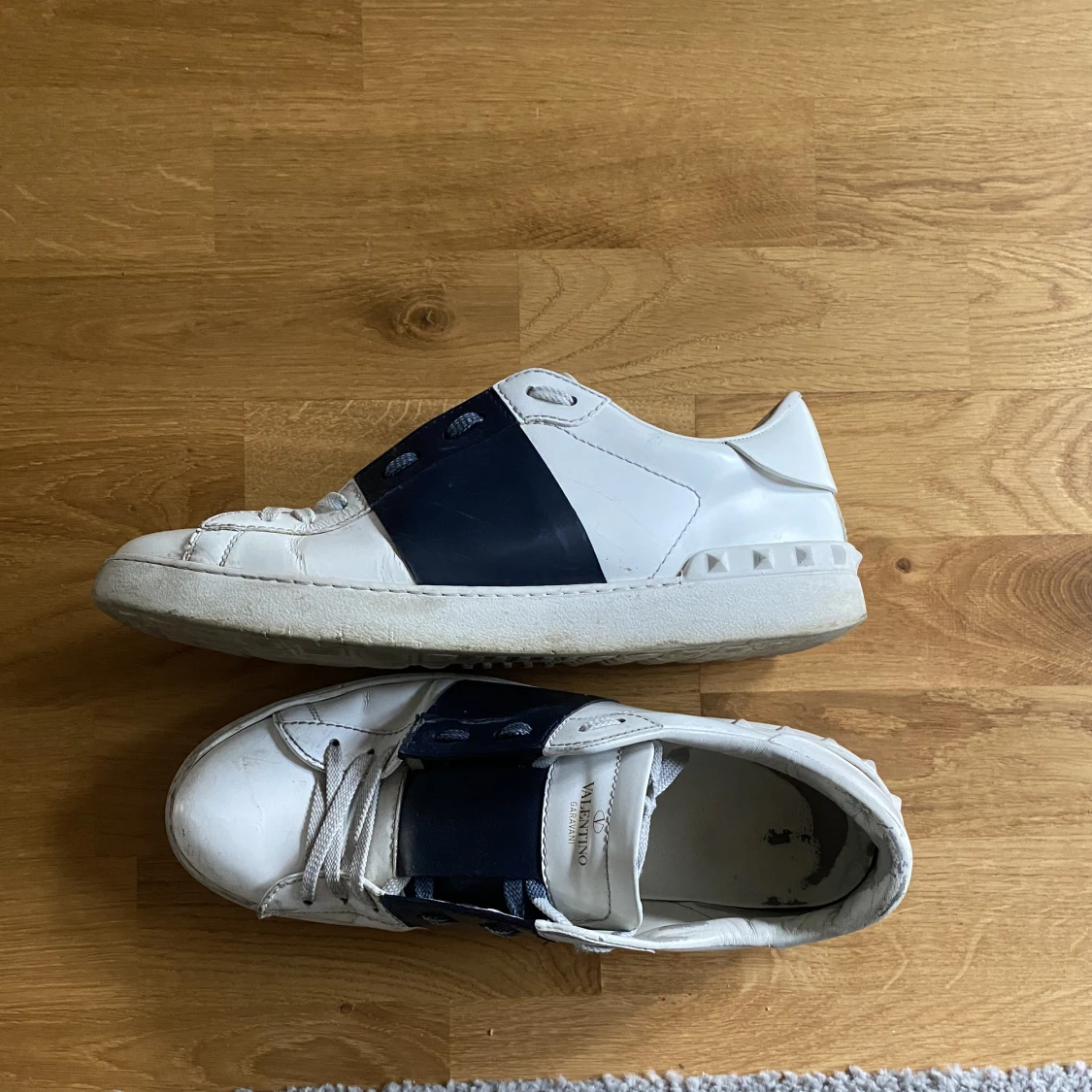 Valentino 1500kr  - 91