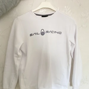 Sail racing - Säljer denna sweatshirt för 300kr köpt för 500kr använt fåtal gånger.