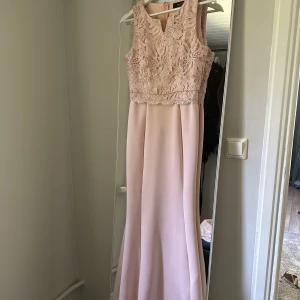 balklänning  - Använt vid ett bröllop 🥂