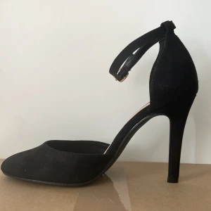 Klackskor - Klassiska klackskor från Anna Field 👠Aldrig använda 👠Stl 37  Ca 8cm klack 👠Köpta för 299kr