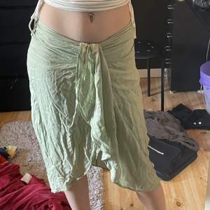 Fin kjol i mintgrön aktig färg🥰köparen står för frakt 