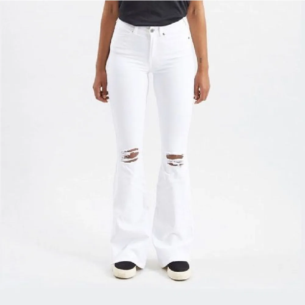 Vita lång midwaist jenas. Jeans & Byxor.