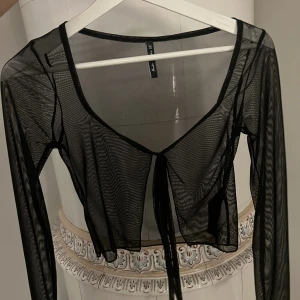 Topp - Kofta i mesh, aldrig använd. Storlek 36/s 