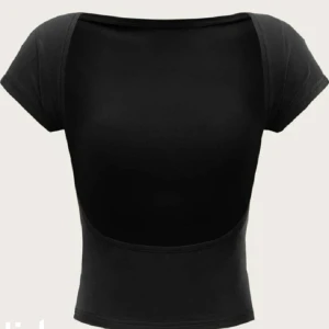 Topp med öppen rygg❤️ - Säljer dessa två beckless toppar i strl s men passar xs.💞 köp båda för 100!