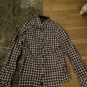 Bondelid skjorta - Bondelid skjorta tailored fit skulle nog säga storlek S.