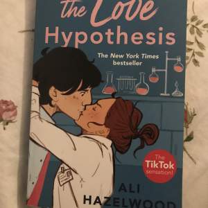 The love hypothesis bok🌟 säljer pga jag har läst ut , kolla min profil för andra böcker‼️