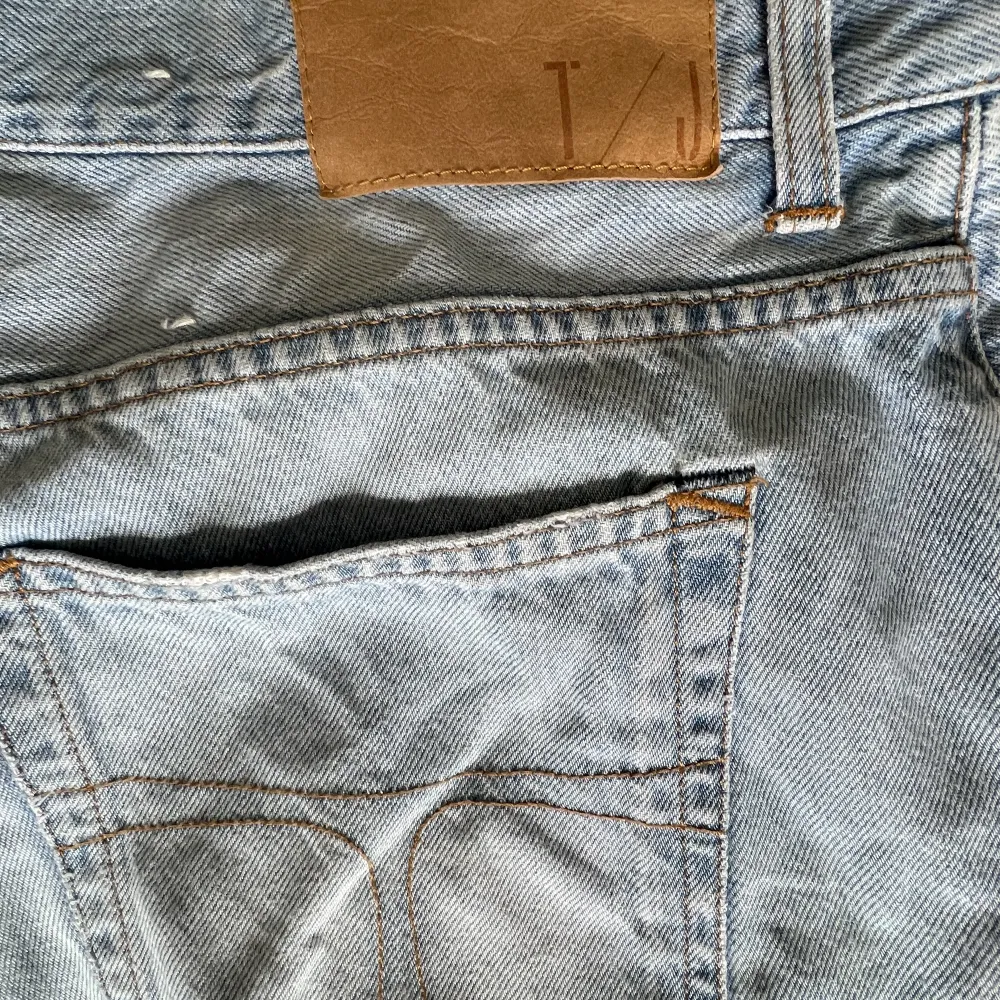 Light blue Marty tiger of sweden jeans. Nypris:1699  Storlek 33/32 Straight fit . Jeans & Byxor.