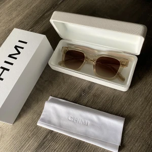 Chimi 04 Ecru - Säljer eftersom jag inte använder dem så mycket. Kan bytas mot Rayban Alex brillor. 