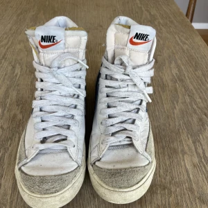 Nike skor - As najs blazers från nike! Storlek 39 men passar mig med storlek 38!