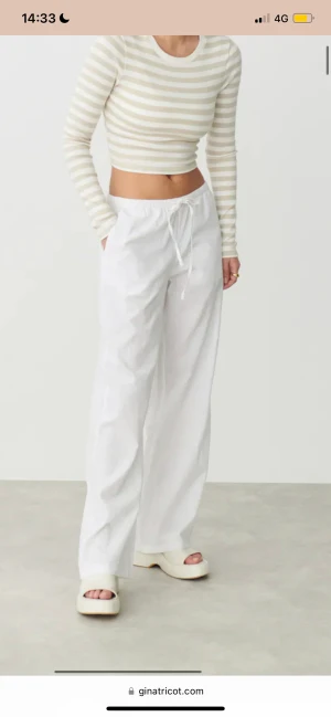 Linnebyxor  - Säljer mina vita linnebyxor från Gina för att dom aldrig kommer till användning! Dom är aldrig använda och prislappen sitter kvar.  Köpta för 400kr. Pris kan diskuteras. 