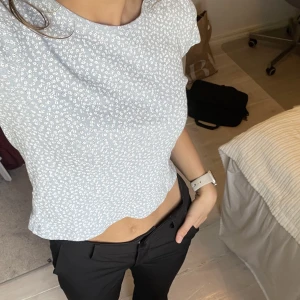 Brandy Melville tshirt - Söt tshirt från brandy, knappt använd ☺️