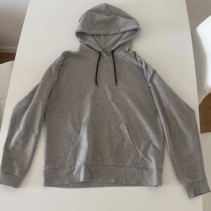 Hoodie - Sparsamt använd🌸från carlings, köpt för 399 för några år sedan.