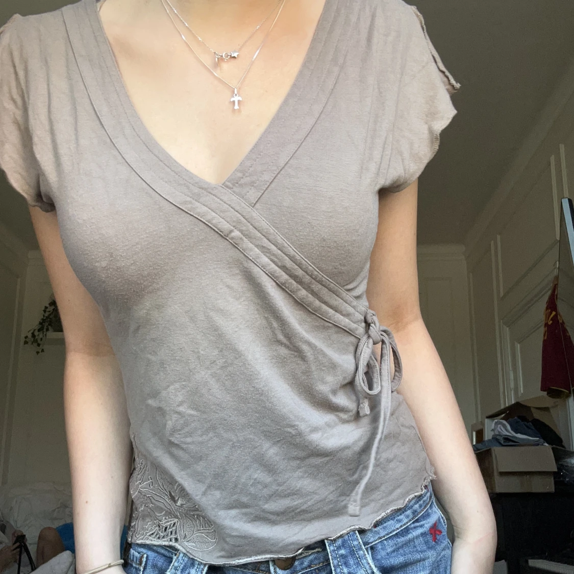 Beige detaljerad tröja