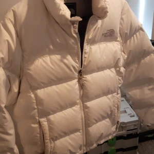 Jacka northface - Som ny dunjacka för dam