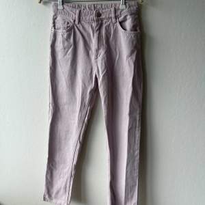 Rosa jeans från Monki säljer för att de är för korta för mig, är 174 cm. 