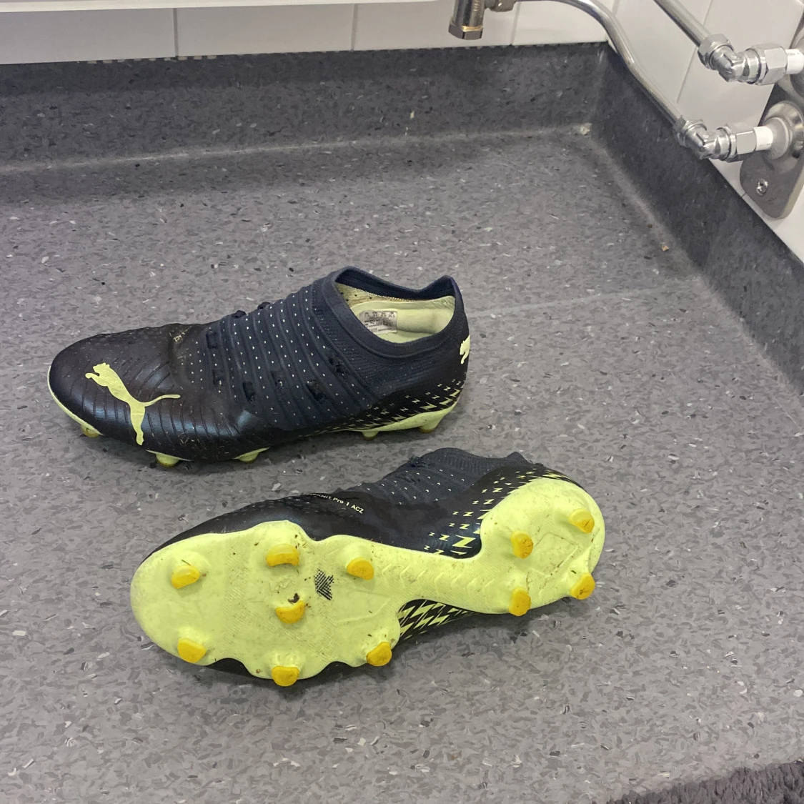 Puma fotbollsskor  - 90