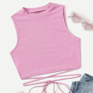 Croptop - Fin croptop i en söt, rosa färg. Tyvärr lite kort på mig då jag har G-kupa men sann i sin storlek. Helt ny, endast tvättad och testad. Banden kan knytas som man vill. 