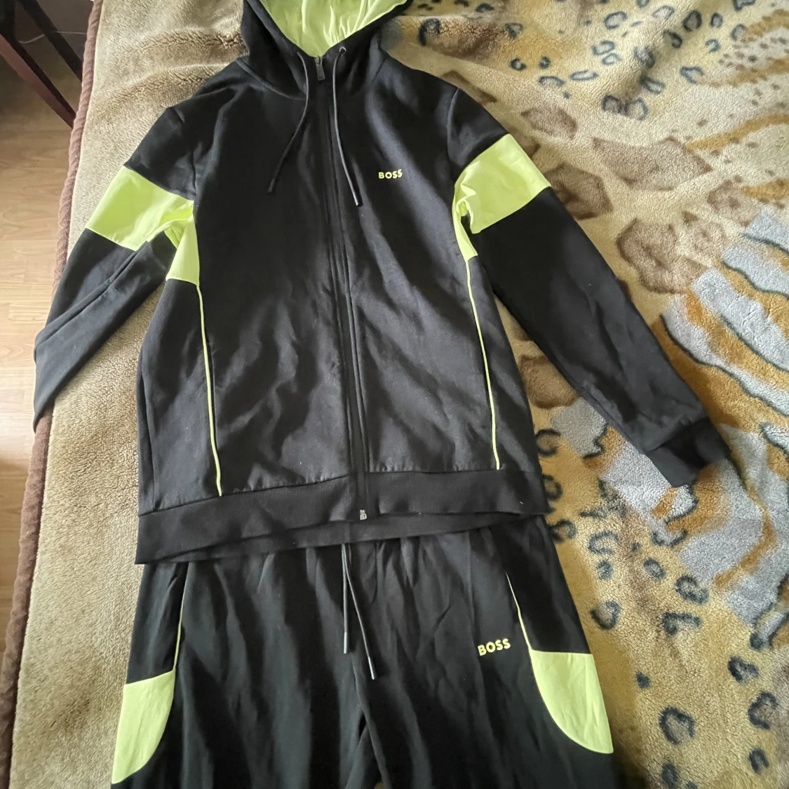 Hugo boss tracksuit - 91