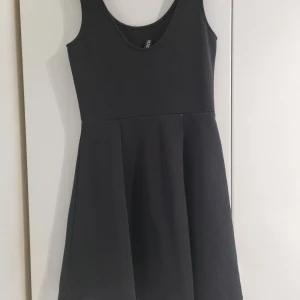 Svart klänning - Använd 1 gång