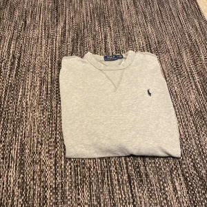 Ralph lauren tröja 164cm - Säljer min Ralph lauren tröja för endast 399kr. Gott skick och passar 164cm.