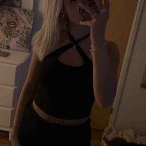 Linne - Linne som går att ha på lite olika sätt beroende på vad man gillar bäst. 