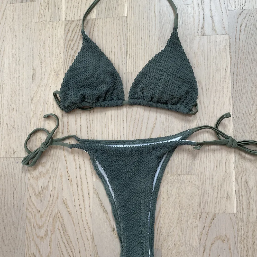 Säljer detta helt nya superfina gröna bikini set, storlek M💚🤍. Övrigt.
