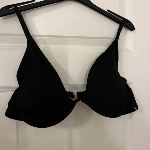 Svart bikini - En bikini från Shein, oanvänd, Strl 2XL men känns som XL