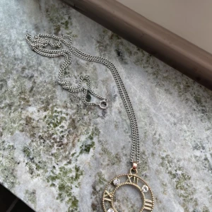 Halsband  - Halsband säljes 