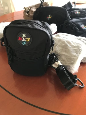 Magväska/Ortenväska - I olika modeller. Aldrig använda. 100 kr styck. 