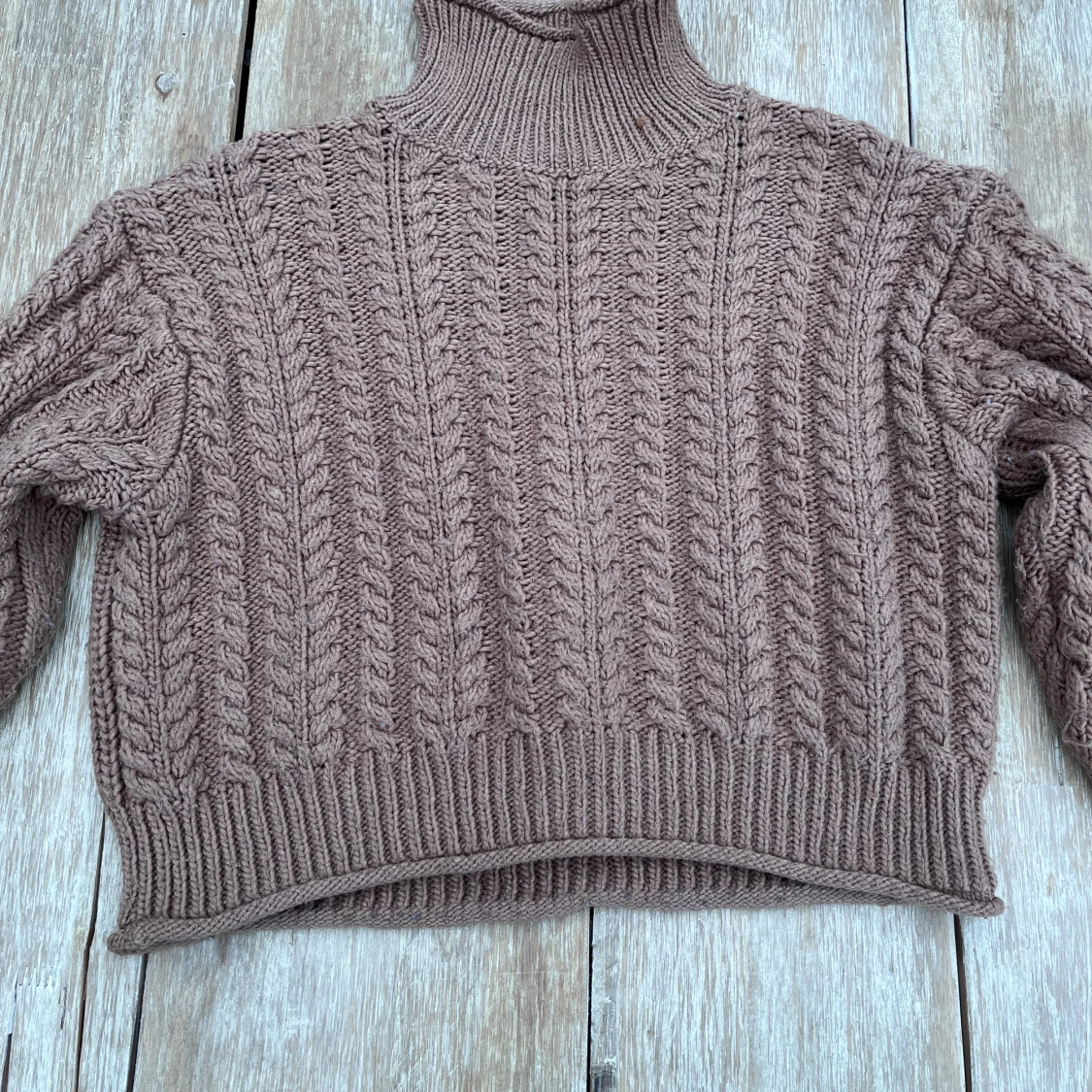 Stickad tjocktröja