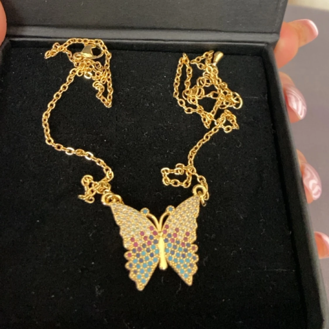 Fjäril guld halsband 