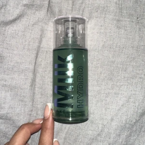 Milk primer - Milk primer köpt för 550kr endast testad.