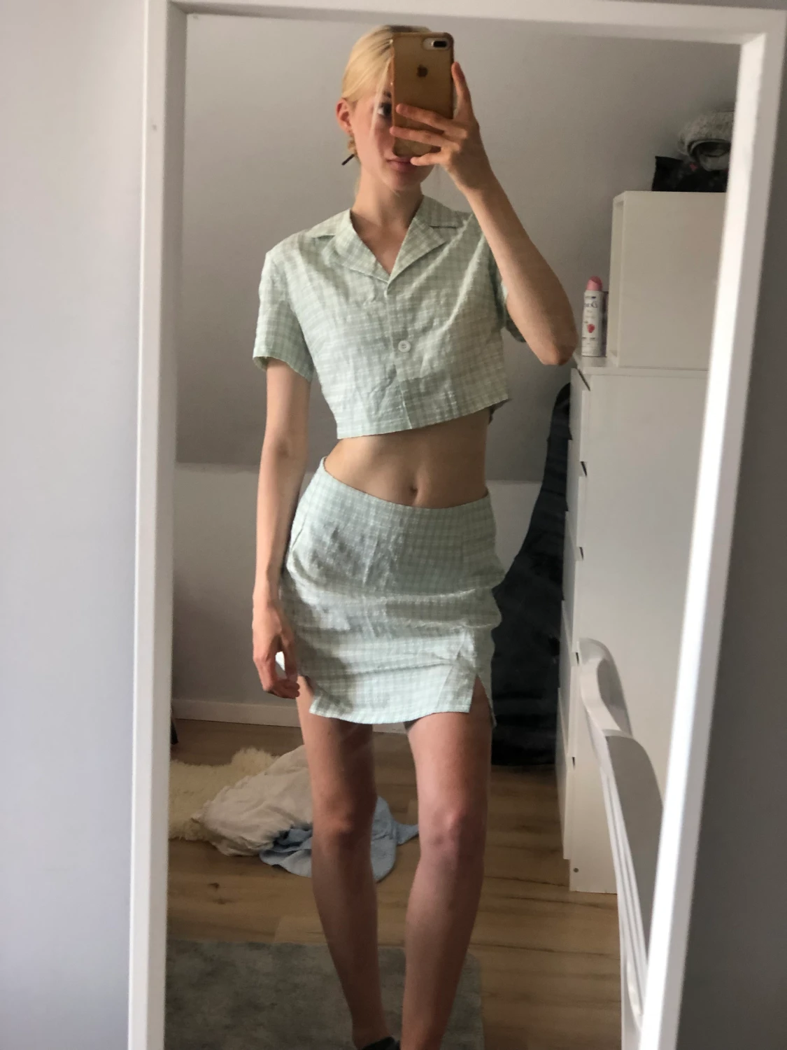 Grönt sett kjol och T-shirt skjorta 