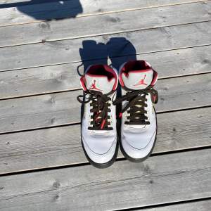 Vintage look med custom faded laces 