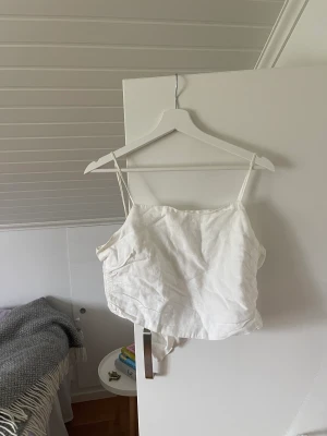 Vit linnetopp  - Från HM, okej skick!
