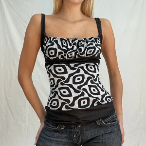 Mönstrad topp - Svart vit mönstrad topp stl s 