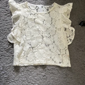 Zara blus - Intressekoll! På min jätte snygga blus från zara som inte finns kvar💓