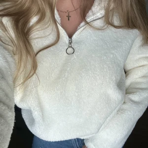 Ziptröja - Super fin och mysig ziptröja🤍🤍🤍