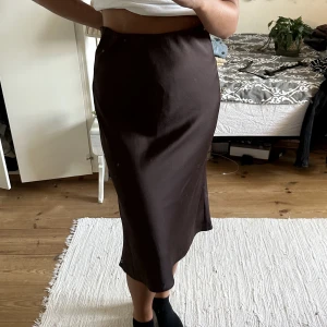Brun kjol - Brun kjol från river island i jättefint skick🤎