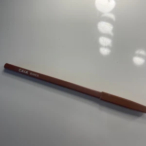 Caia läppenna - Läppenna från caia i färgen Bianca, säljer för 60kr💞