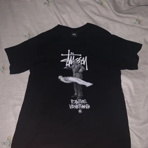 Stussy Tröja Rare - Stussy tröja fett bra kvalitet på och är rare asf,är som medium, köp direkt eller kom med bud.